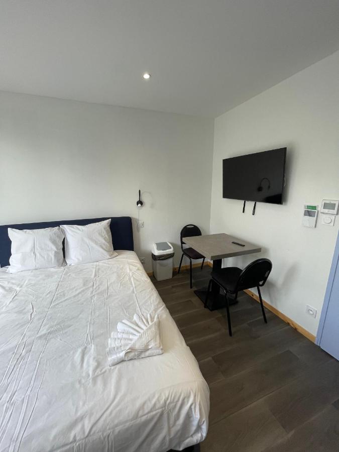 Le Salvador - Appart'Hotel De 18M2 A 44M2 La Talaudiere Esterno foto