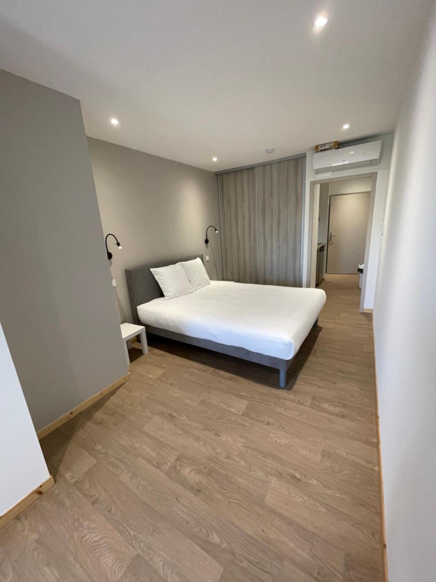 Le Salvador - Appart'Hotel De 18M2 A 44M2 La Talaudiere Esterno foto