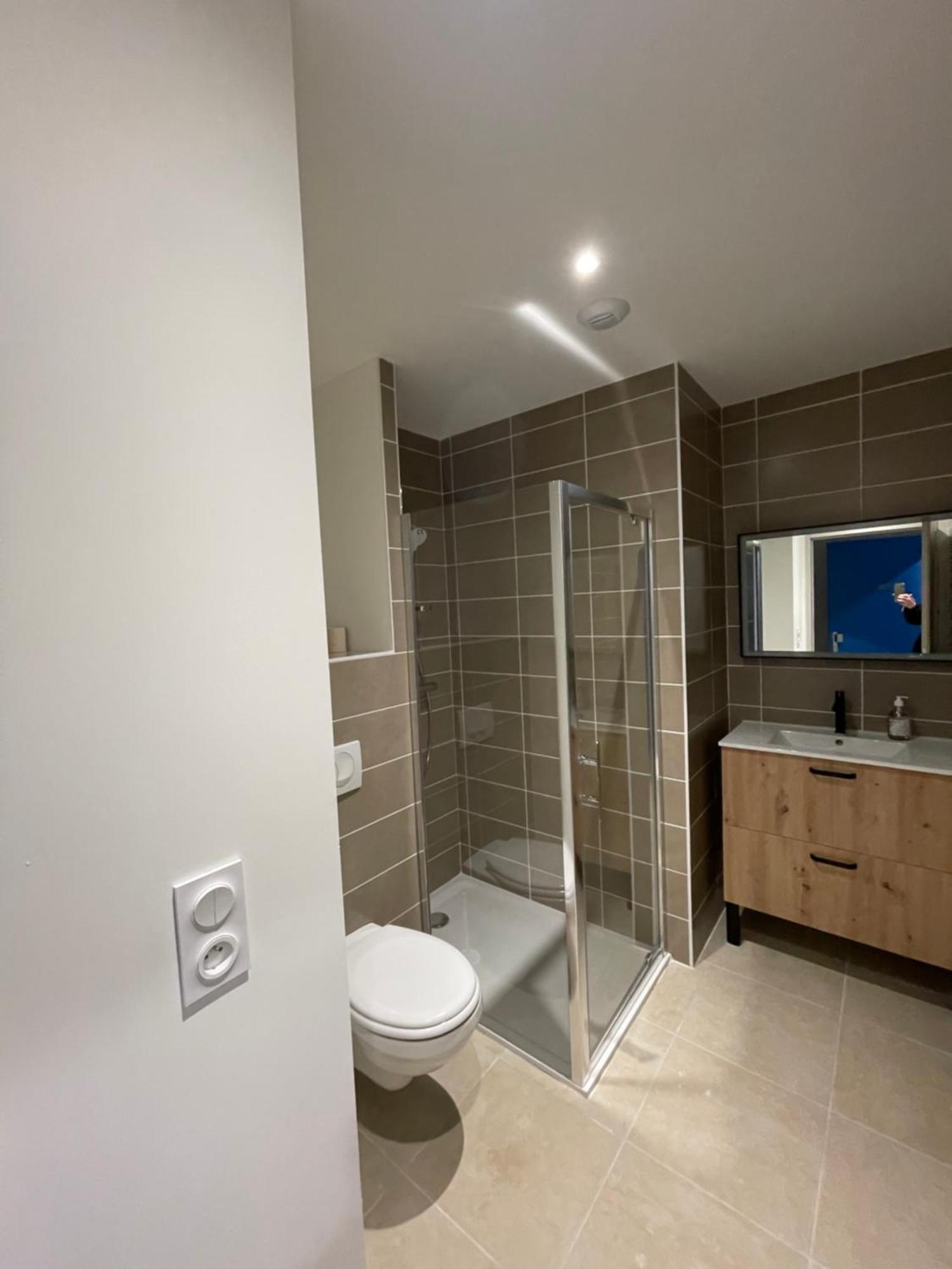 Le Salvador - Appart'Hotel De 18M2 A 44M2 La Talaudiere Esterno foto