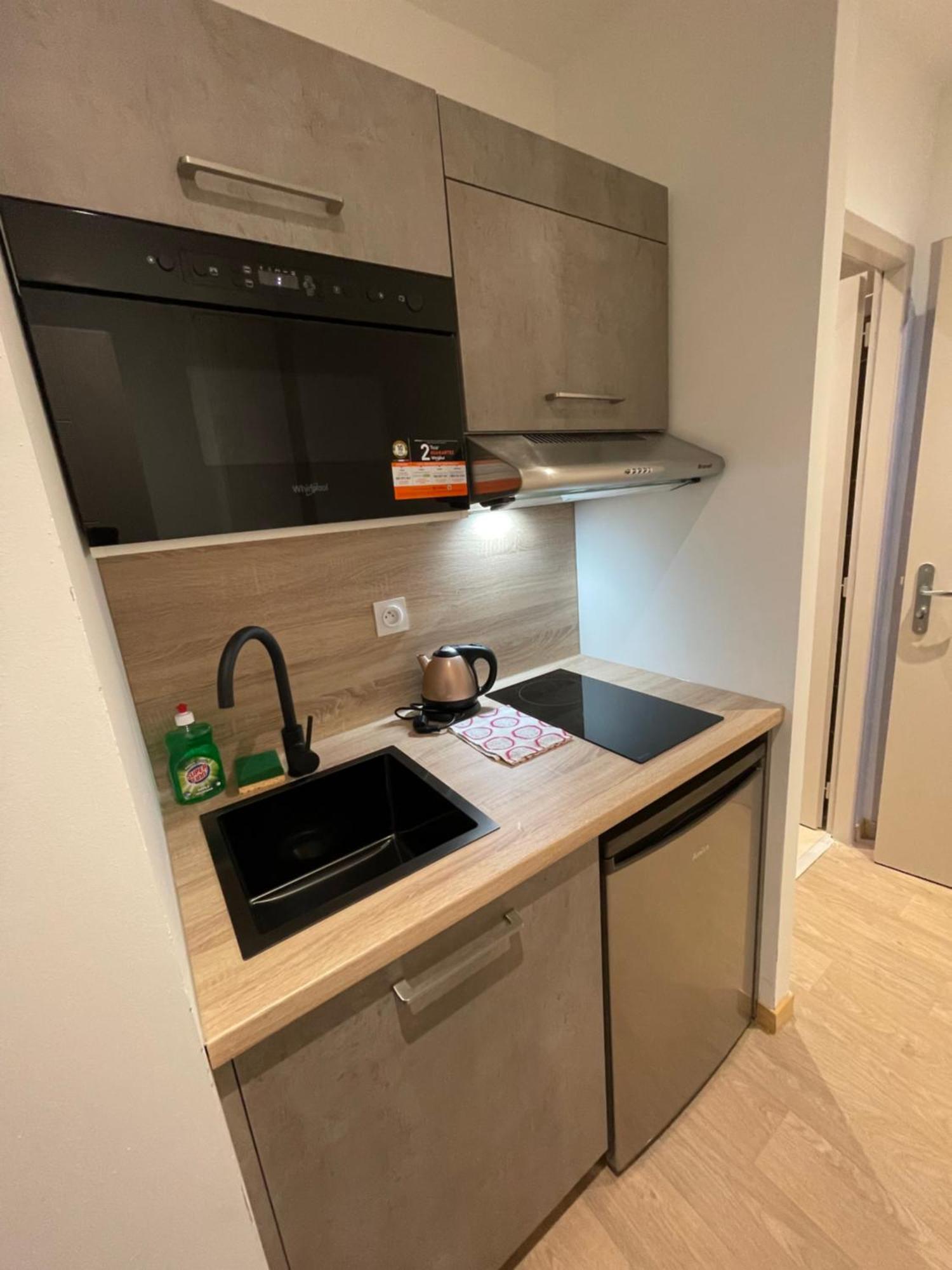 Le Salvador - Appart'Hotel De 18M2 A 44M2 La Talaudiere Esterno foto