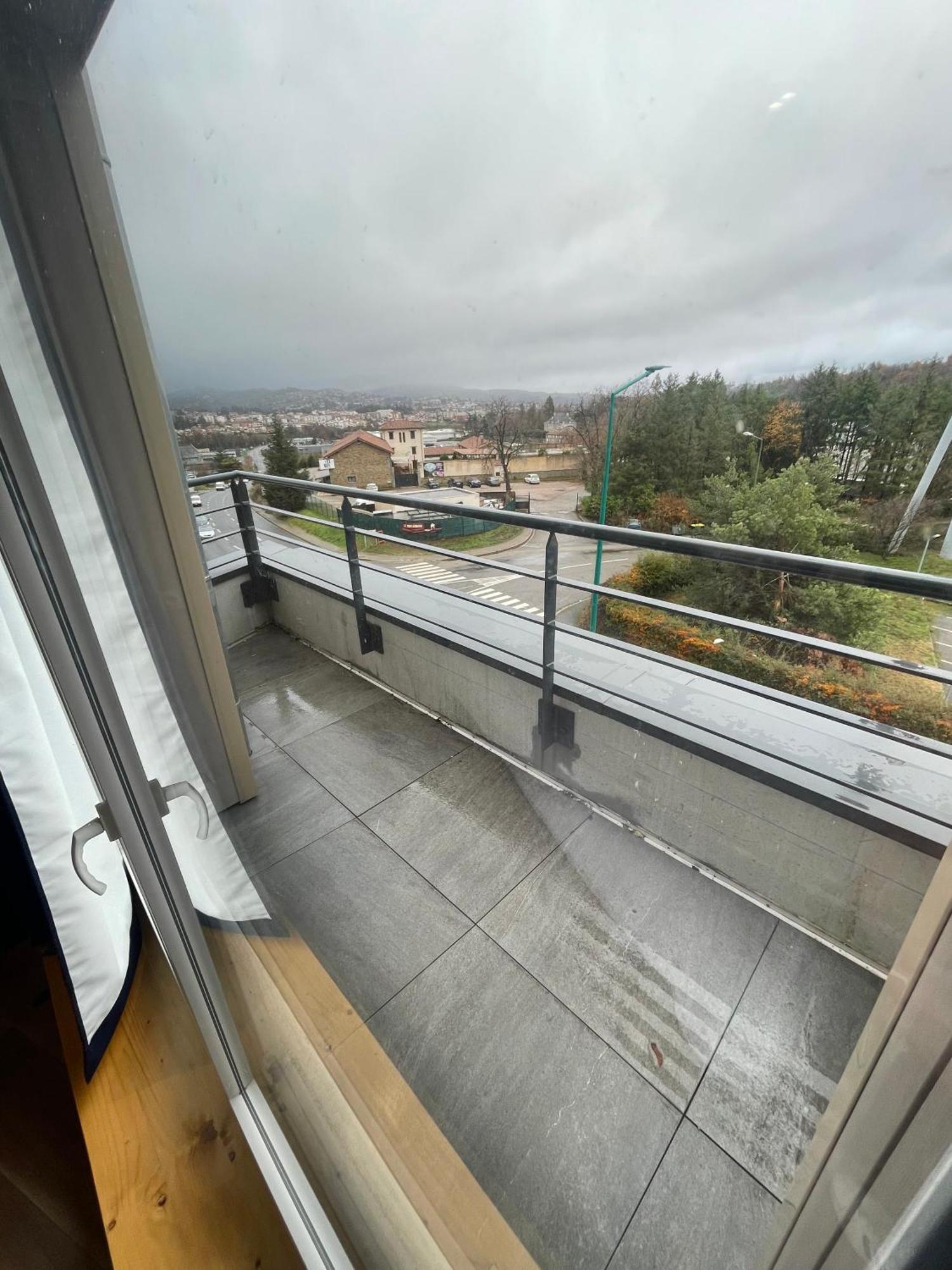 Le Salvador - Appart'Hotel De 18M2 A 44M2 La Talaudiere Esterno foto