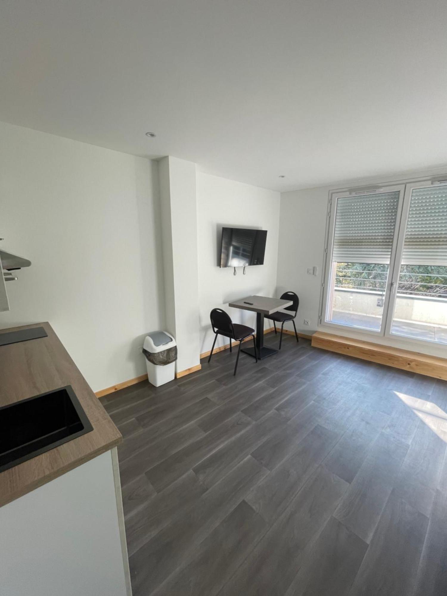 Le Salvador - Appart'Hotel De 18M2 A 44M2 La Talaudiere Esterno foto