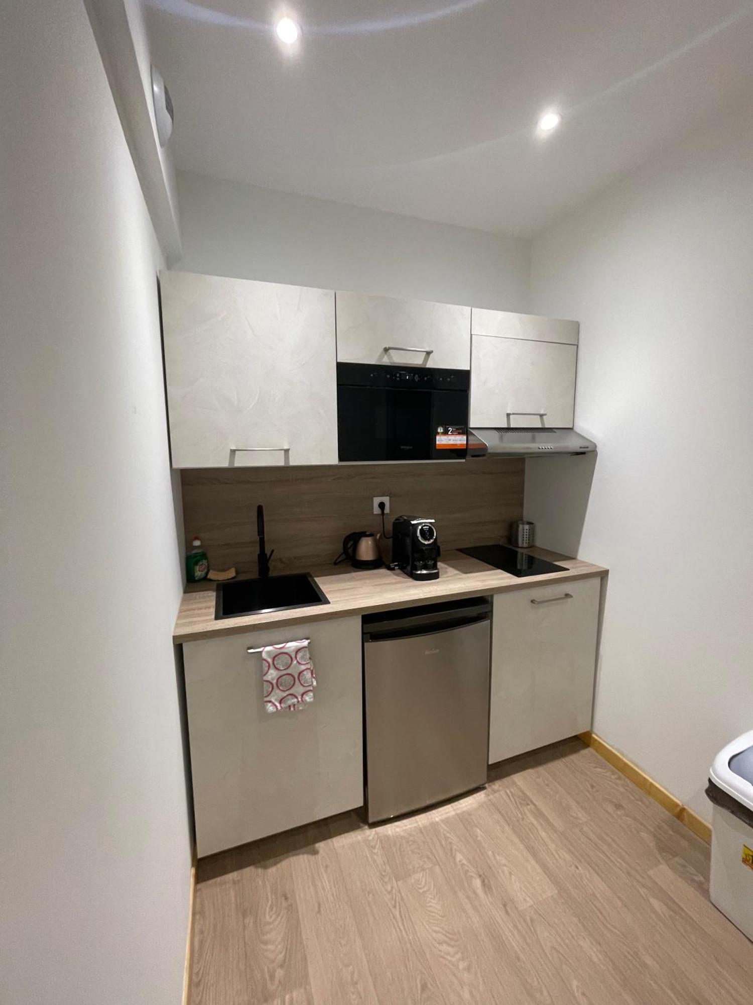 Le Salvador - Appart'Hotel De 18M2 A 44M2 La Talaudiere Esterno foto