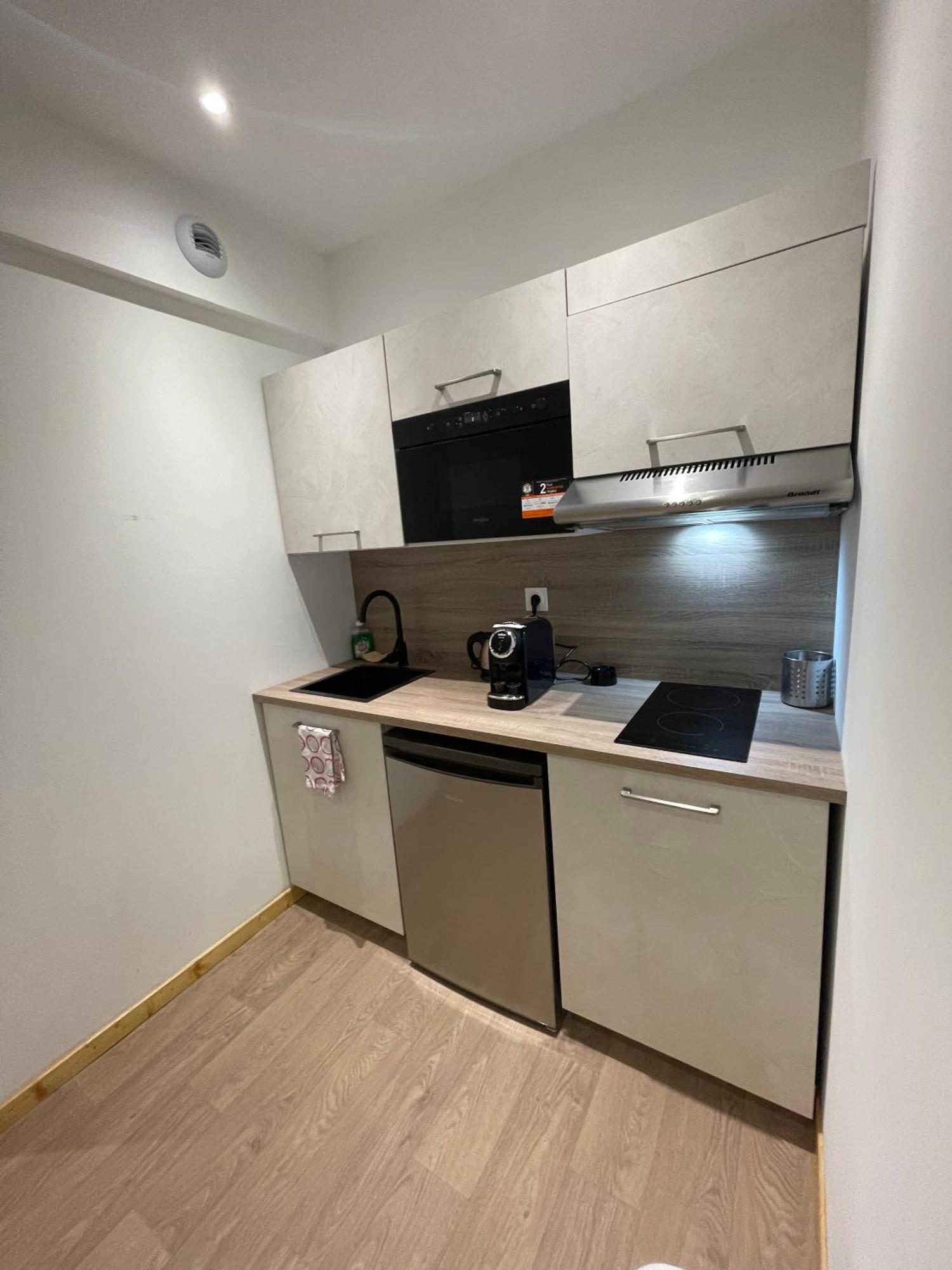 Le Salvador - Appart'Hotel De 18M2 A 44M2 La Talaudiere Esterno foto