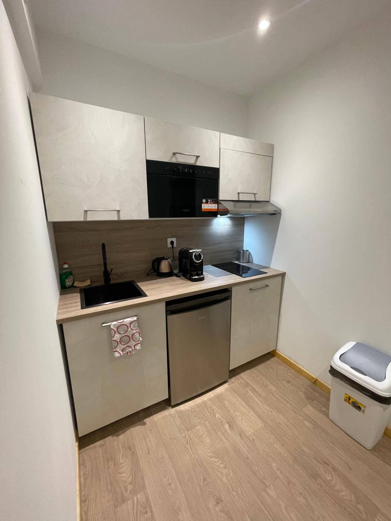 Le Salvador - Appart'Hotel De 18M2 A 44M2 La Talaudiere Esterno foto